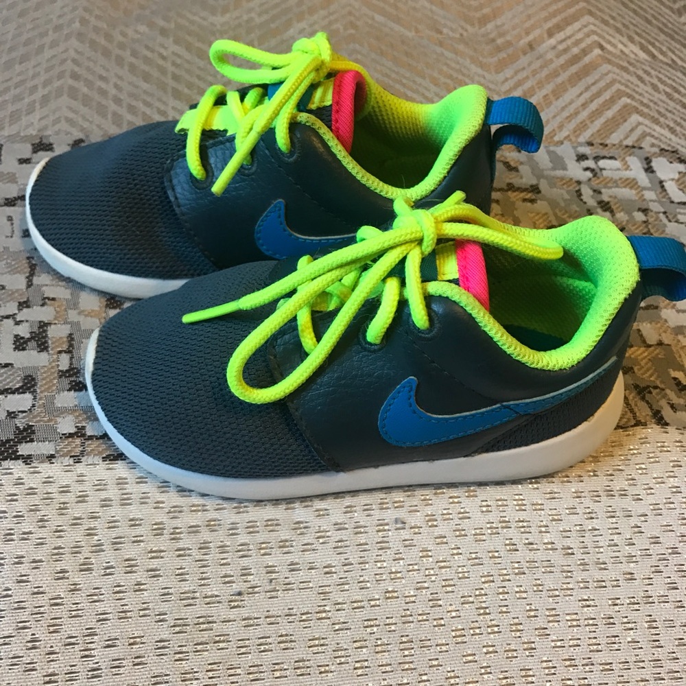 Size 7c toddler shoes
